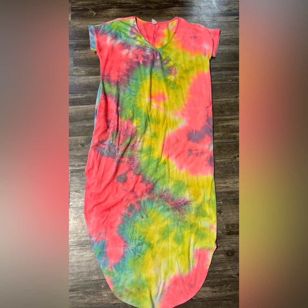 Vibrant Tie-Dye Maxi Dress with Pockets